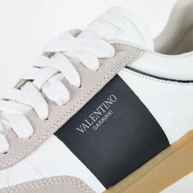 Valentino Baskets Lifestyle Beige Noir Low-Top en Daim et Cuir Panelées 6