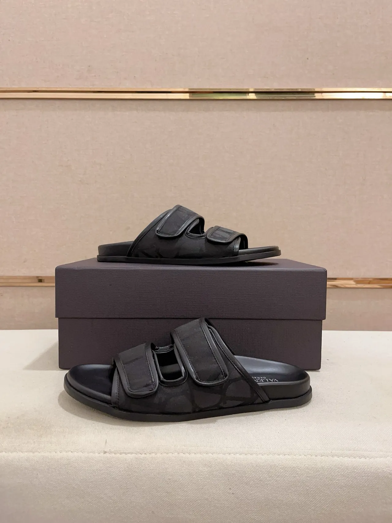 Valentino Preto Dupla Correia Fechamento Velcro Chinelo 7