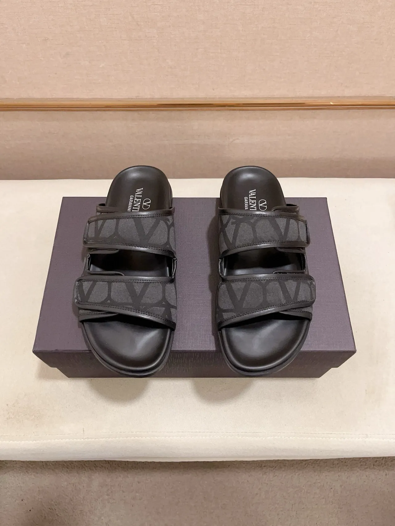 Valentino Preto Dupla Correia Fechamento Velcro Chinelo 8