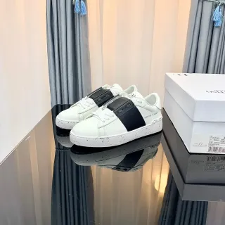 Valentino Open for a Change أبيض أسود حزام حذاء أسلوب حياة