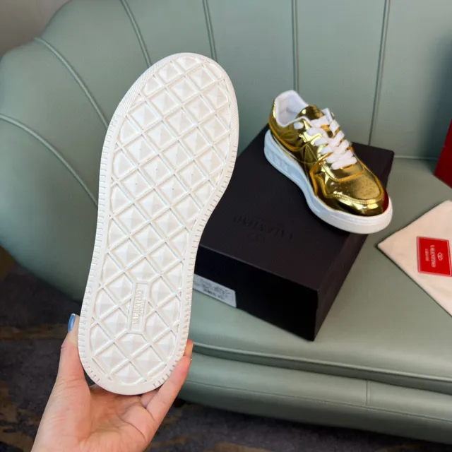 Valentino Rockstud Métallique Or et Rouge Lifestyle Sneakers 2