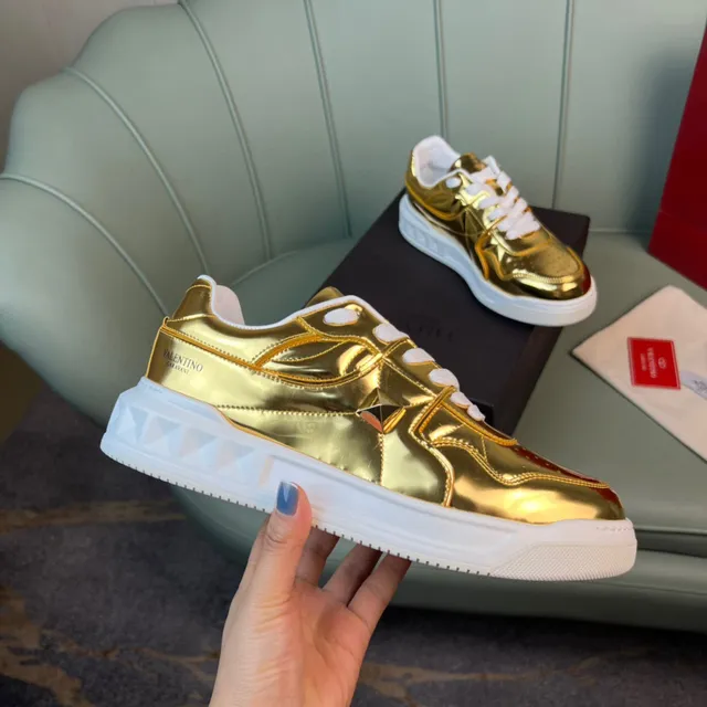 Valentino Rockstud Métallique Or et Rouge Lifestyle Sneakers 4