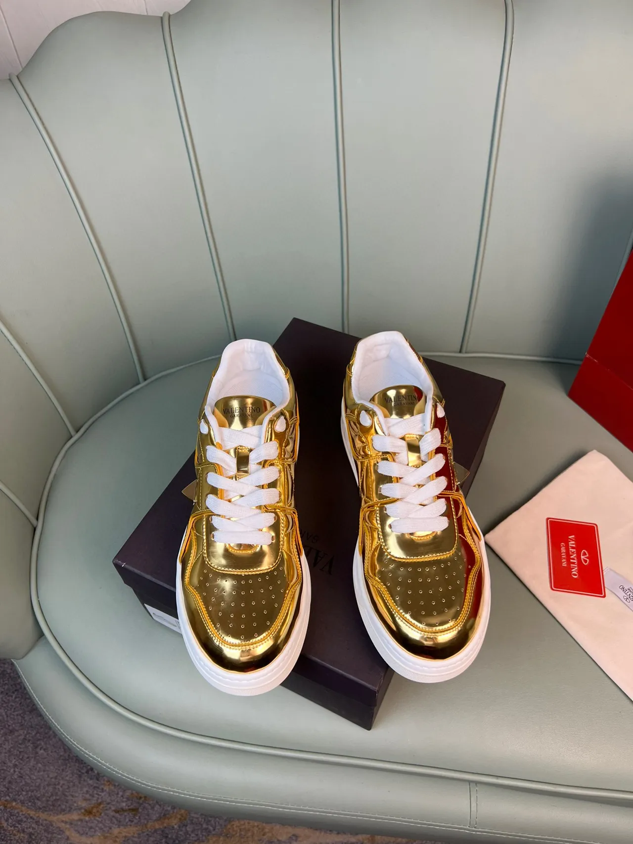 Valentino Rockstud Métallique Or et Rouge Lifestyle Sneakers 9