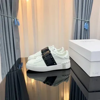 Valentino Rockstud Blancos y Negros con tachuelas Lifestyle Sneakers