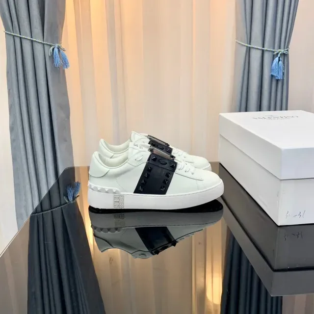 Valentino Rockstud Blanc et Noir avec clous Lifestyle Sneakers 8