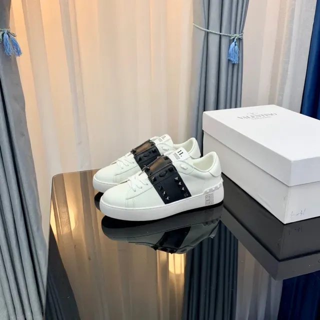 Valentino Rockstud Blanc et Noir avec clous Lifestyle Sneakers 9