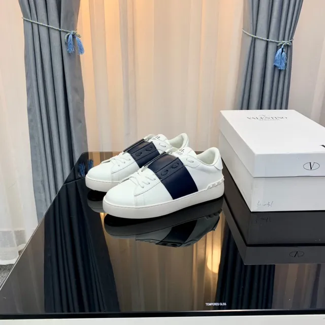 Valentino Rockstud White and Navy Leather Lifestyle Sneakers 2