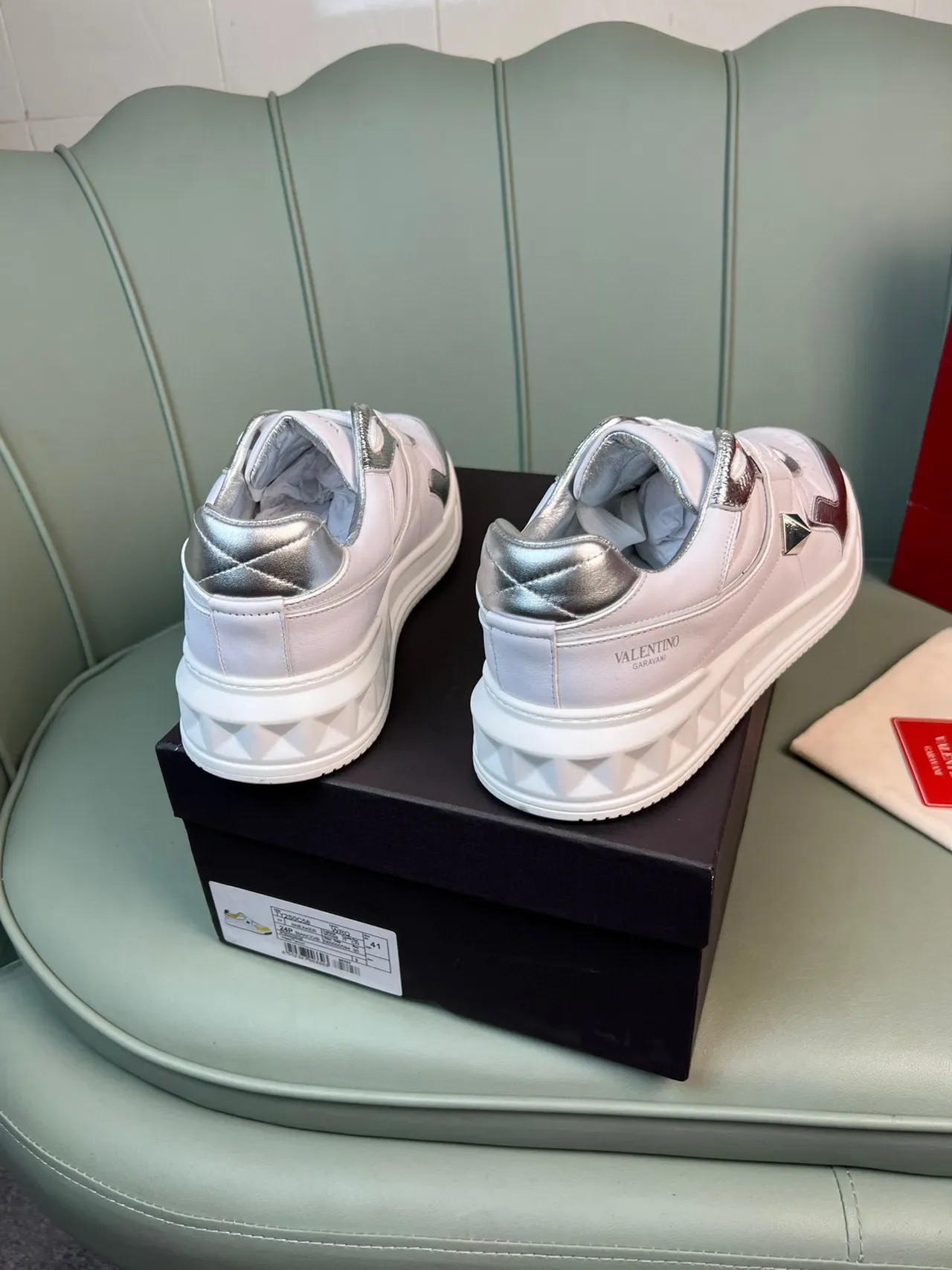 Valentino Rockstud Sneakers Lifestyle Blancs et Argent Métalliques 6