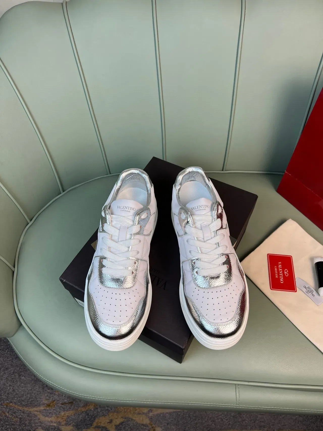 Valentino Rockstud Sneakers Lifestyle Blancs et Argent Métalliques 9