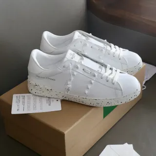 Valentino Rockstud White Leather Pyramid Stud Lifestyle Sneakers