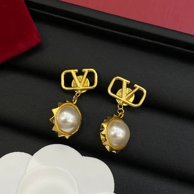 Valentino VLogo أقراط معلقة لؤلؤية 3