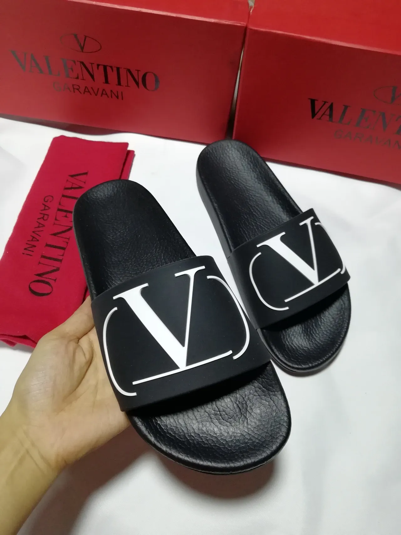 Valentino VLTN أسود أبيض Logo نعال 3