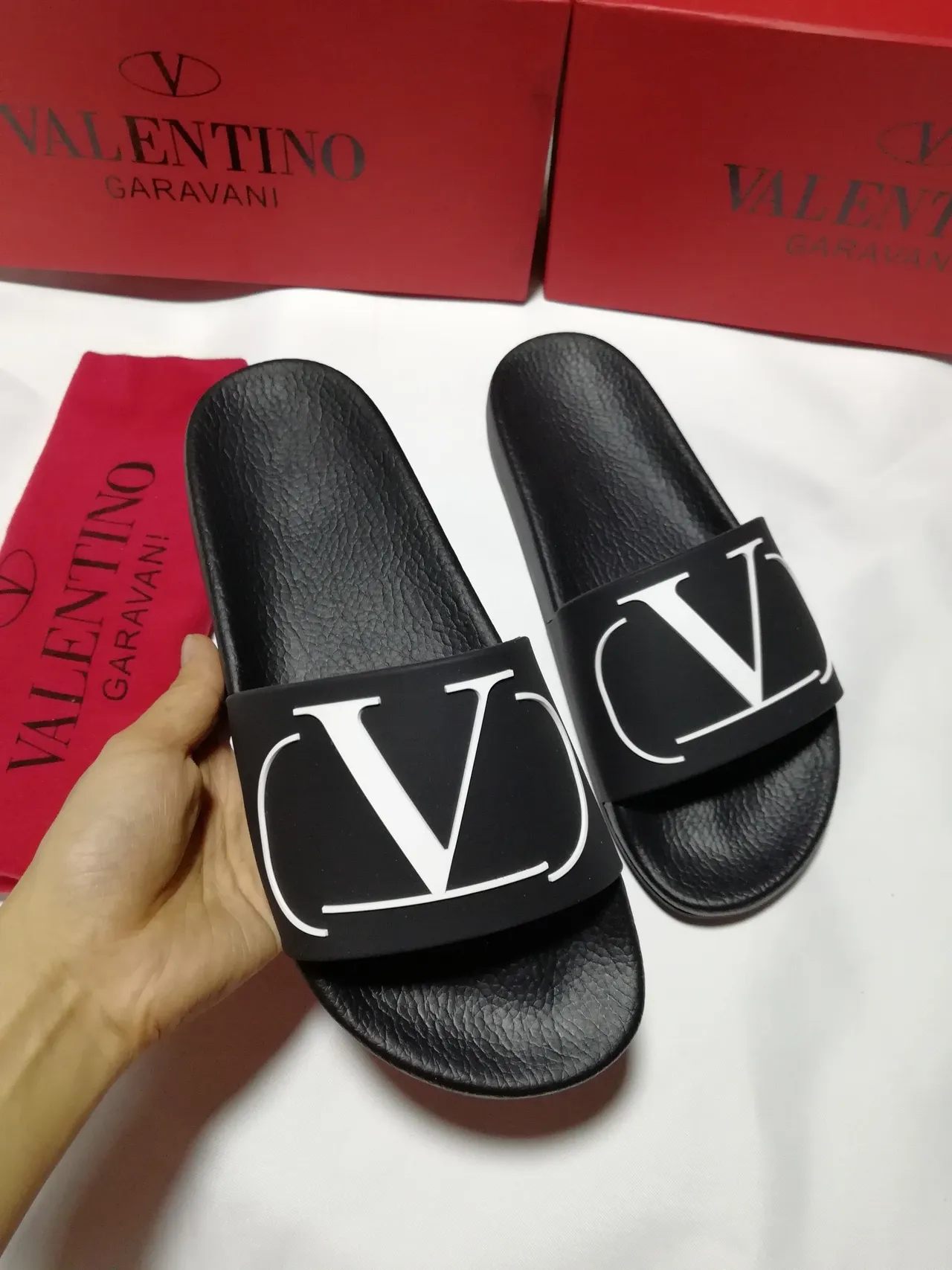 Valentino VLTN أسود أبيض Logo نعال 4
