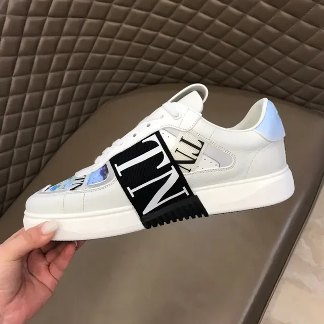 Valentino VLTN Runner blanc noir bleu sneakers lifestyle 3