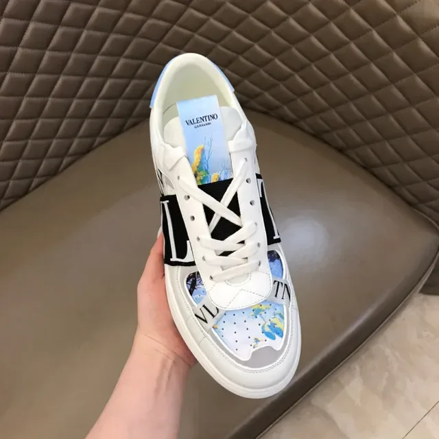 Valentino VLTN Runner blanc noir bleu sneakers lifestyle 4