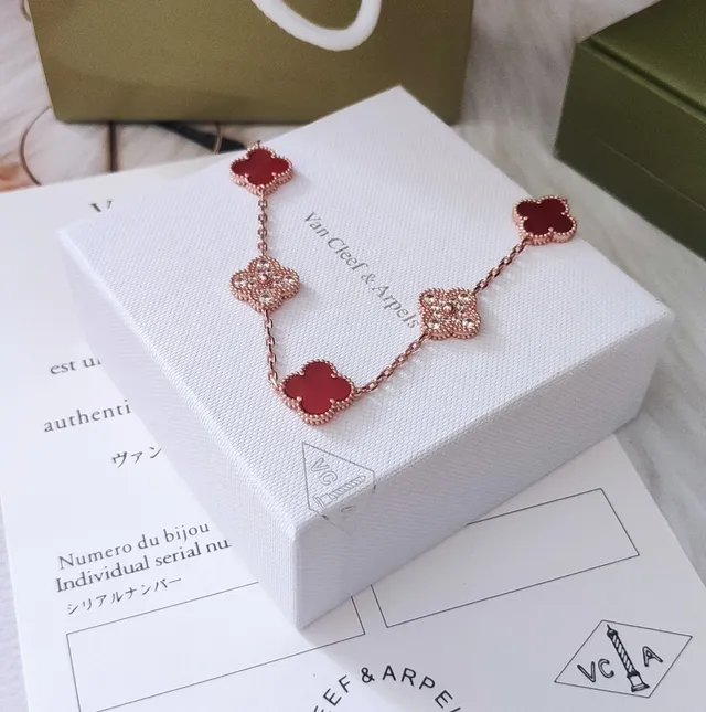 Van Cleef & Arpels Alhambra Cinq Motif Or Rose Émail Rouge et Pavé Cristal Bracelet 5