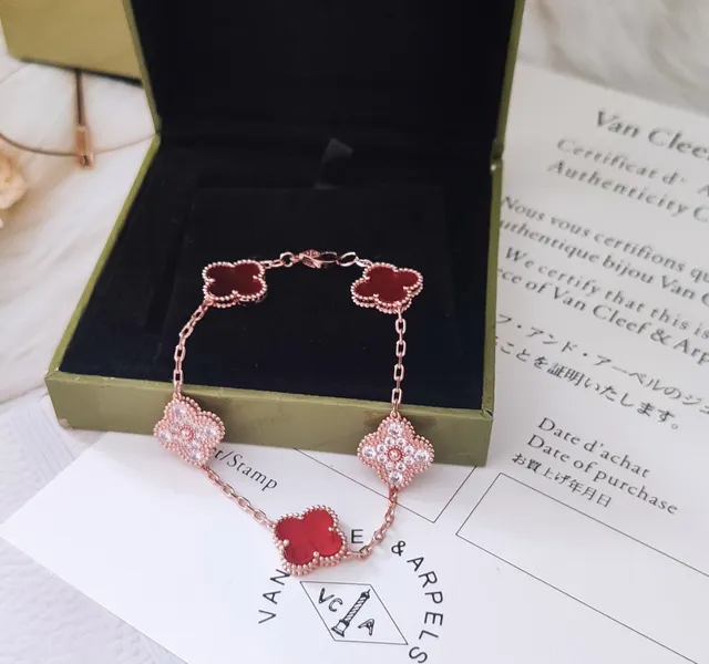 Van Cleef & Arpels Alhambra Cinq Motif Or Rose Émail Rouge et Pavé Cristal Bracelet 7