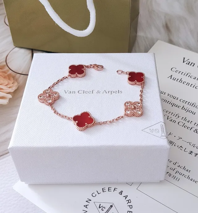 Van Cleef & Arpels Alhambra Cinq Motif Or Rose Émail Rouge et Pavé Cristal Bracelet 8