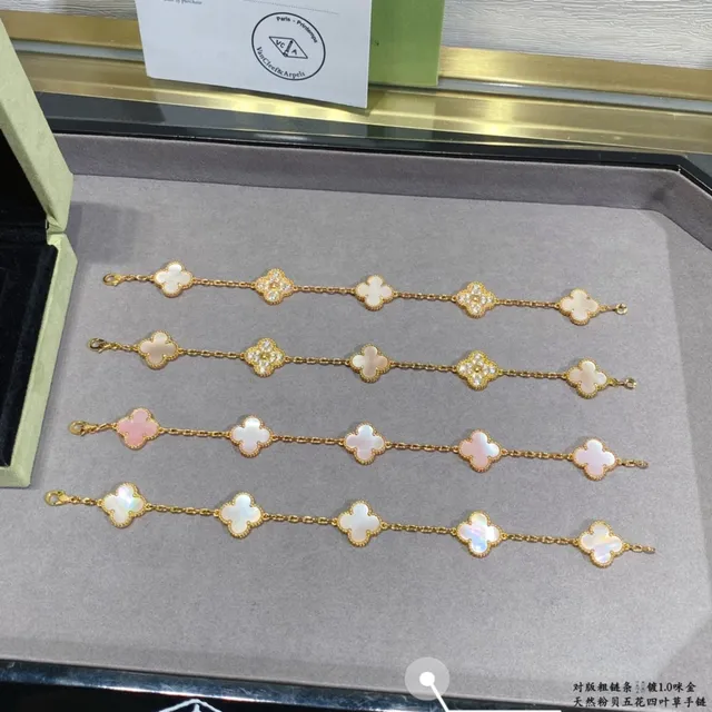 Van Cleef & Arpels Alhambra Pulseira de madreperla rosa trévo de cinco folhas 3