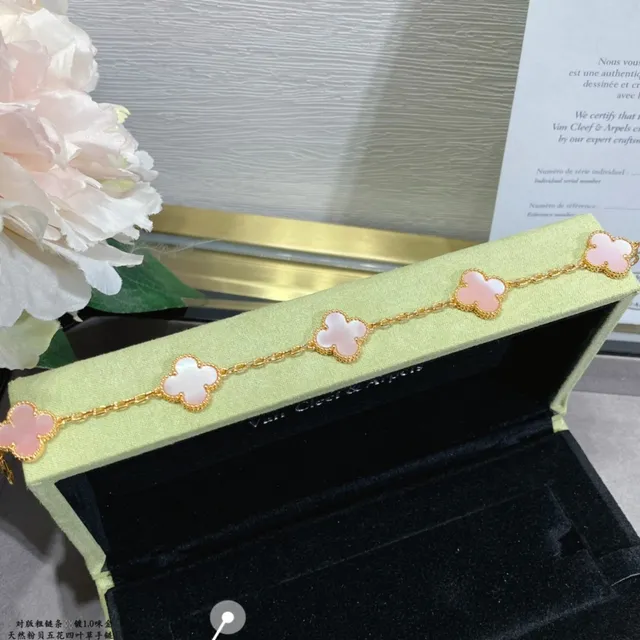 Van Cleef & Arpels Alhambra Pulseira de madreperla rosa trévo de cinco folhas 6