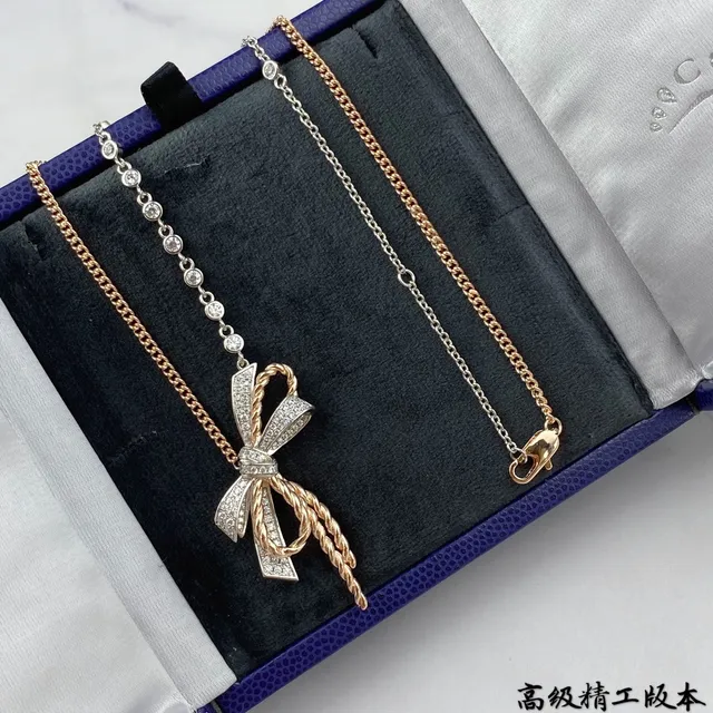 Van Cleef & Arpels Sweet Alhambra Or bicolore Pavé Diamant Collier à nœud 2
