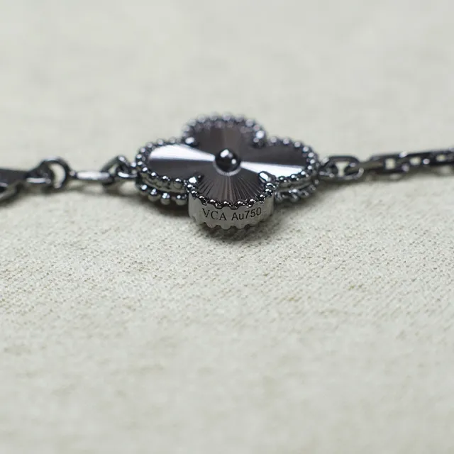 Van Cleef & Arpels Alhambra سوار أسود وفضي خمسة موتيف 3