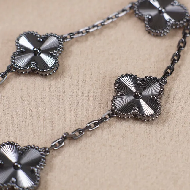 Van Cleef & Arpels Alhambra سوار أسود وفضي خمسة موتيف 6