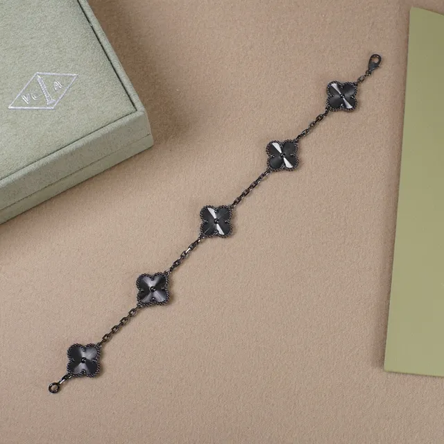 Van Cleef & Arpels Alhambra سوار أسود وفضي خمسة موتيف 7