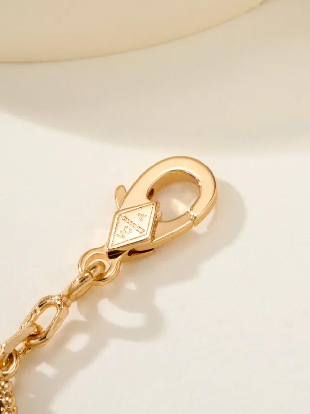 Van Cleef & Arpels Alhambra Five Motif لؤلؤ وردي وذهبي سوار 2