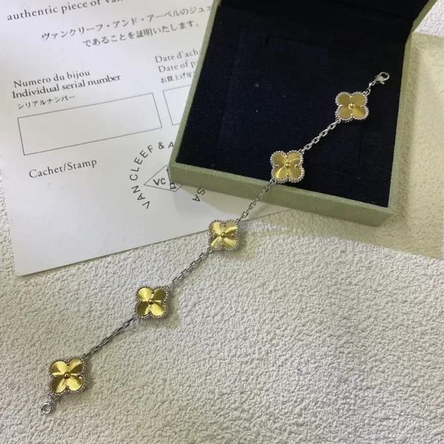 Van Cleef & Arpels Alhambra Five Motif Bracelet en or jaune et or blanc 4