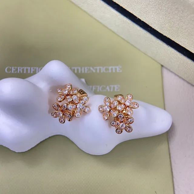 Van Cleef & Arpels Alhambra Flower Pavé Earrings 5