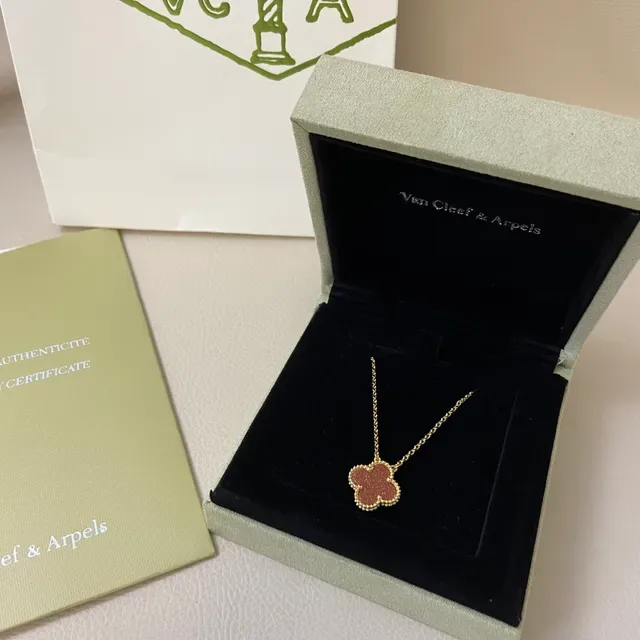Van Cleef & Arpels Alhambra Trèfle à Quatre Feuilles Émail Pendentif 2