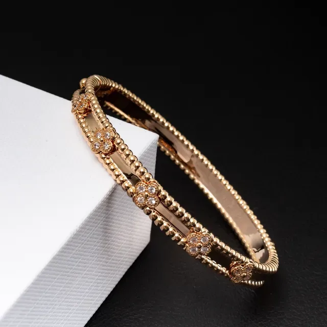 Van Cleef & Arpels Alhambra Bracelete de Ouro Rosa com Diamantes Quatrofolha Pérolas 9