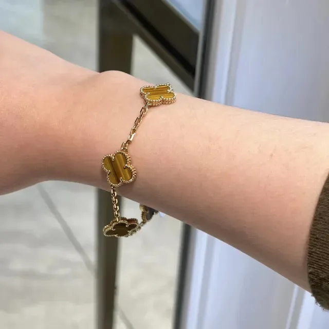 Van Cleef & Arpels Alhambra عين النمر سوار أربعة أنماط 2