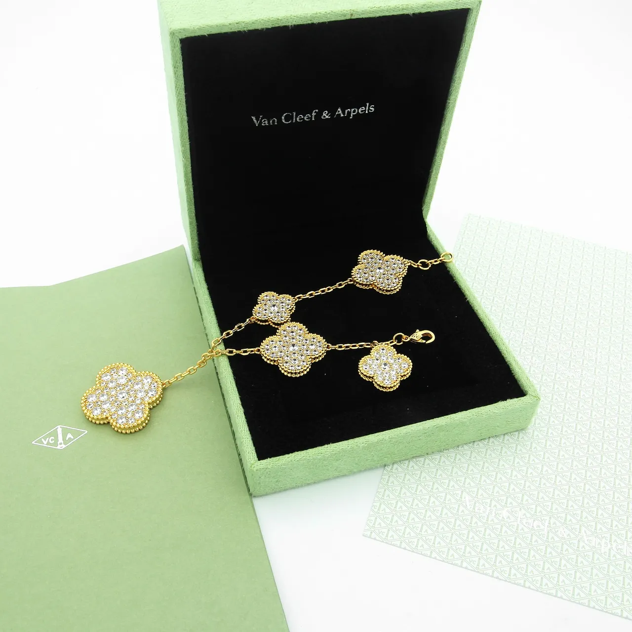 Van Cleef & Arpels Alhambra Trevo triplo pingente colar 2
