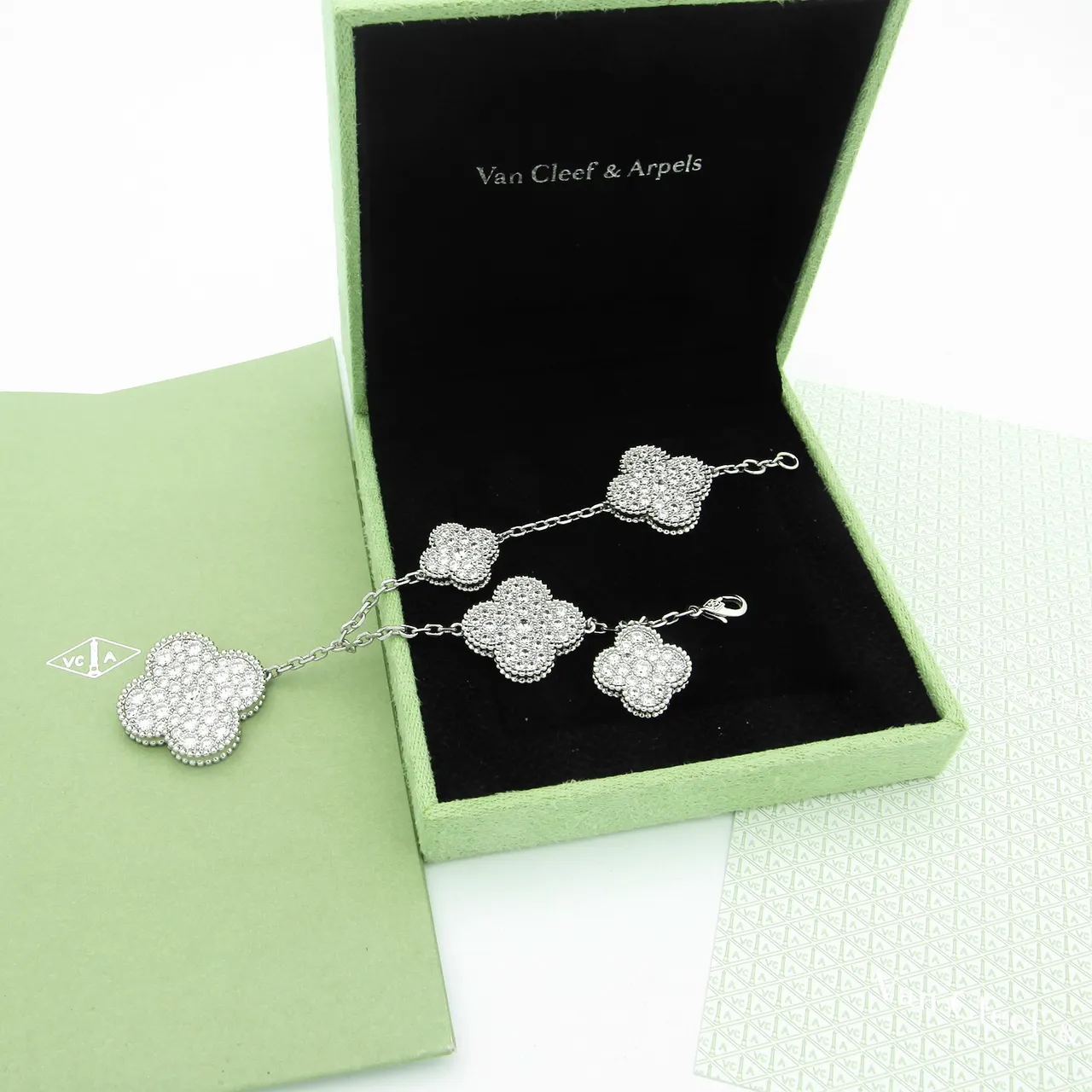 Van Cleef & Arpels Alhambra Trevo triplo pingente colar 6
