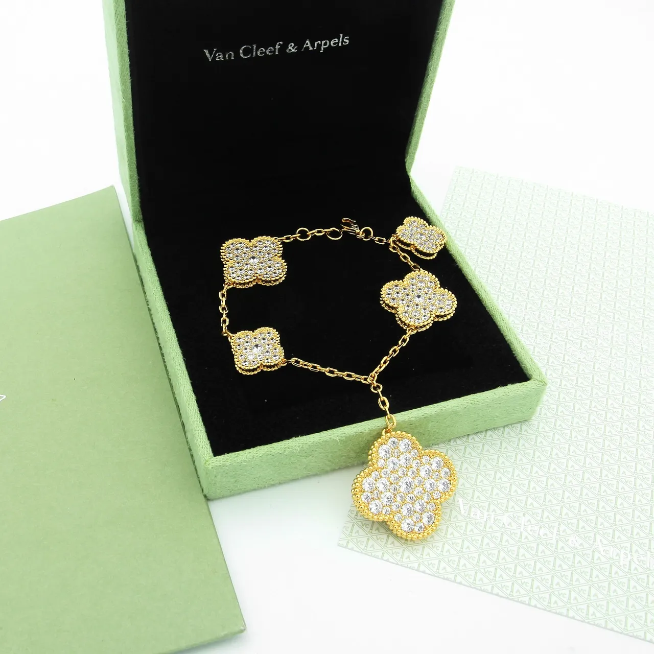 Van Cleef & Arpels Alhambra Trevo triplo pingente colar 7