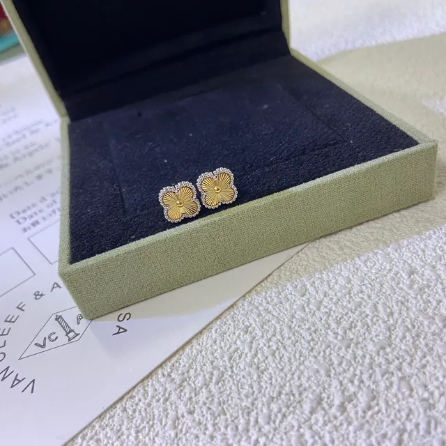 Van Cleef & Arpels Alhambra Ouro Amarelo e Brincos com Diamantes 3