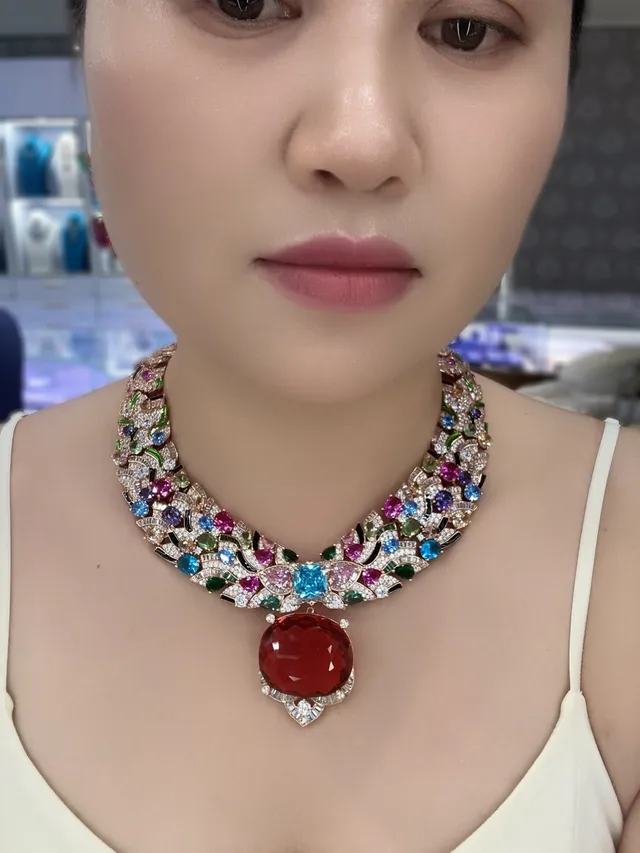 Van Cleef & Arpels Multicolor Gold Floral Motif Multi-Gemstone Necklace 4
