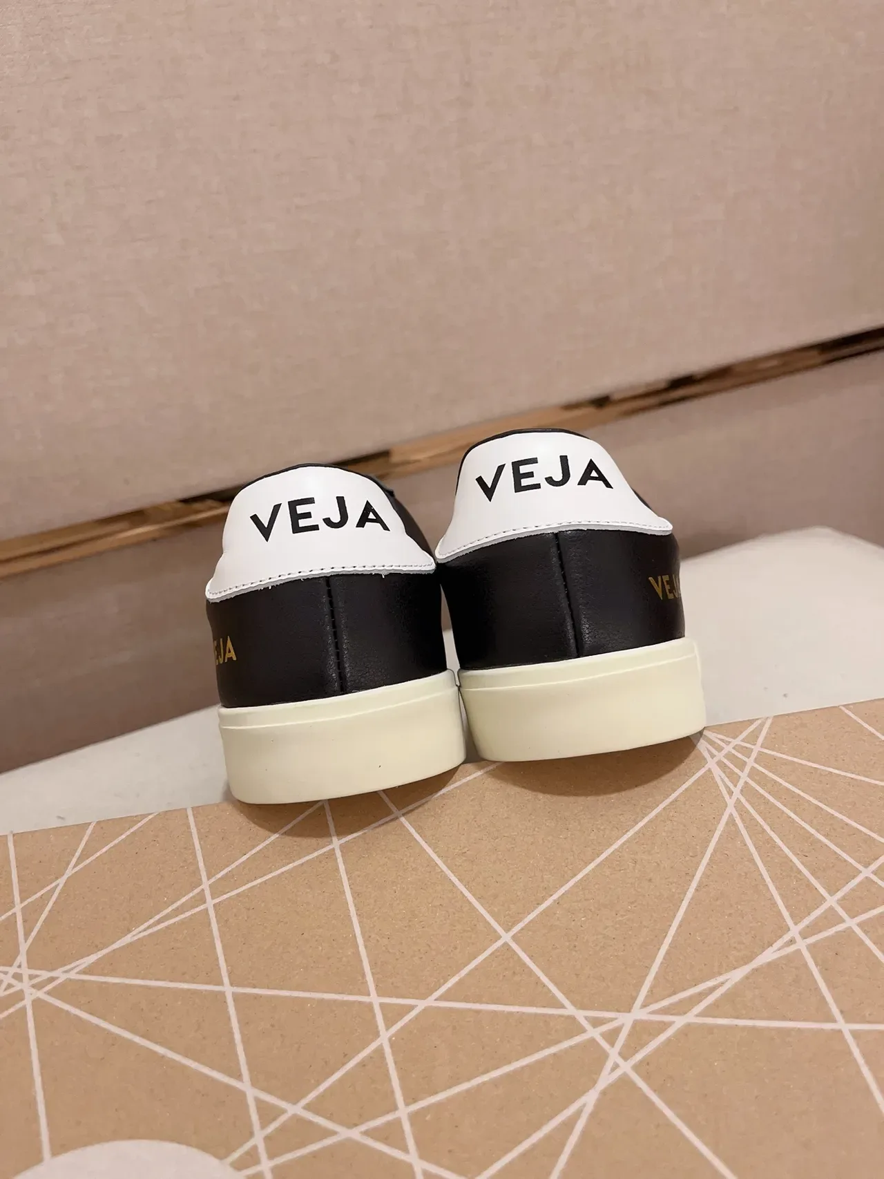 VEJA Black White Leather Upper V Logo Lifestyle Sneakers 3