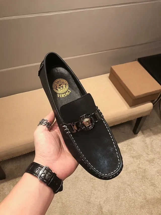 Versace Chain Reaction Mocassins en Cuir Noir avec Boucle Medusa 5