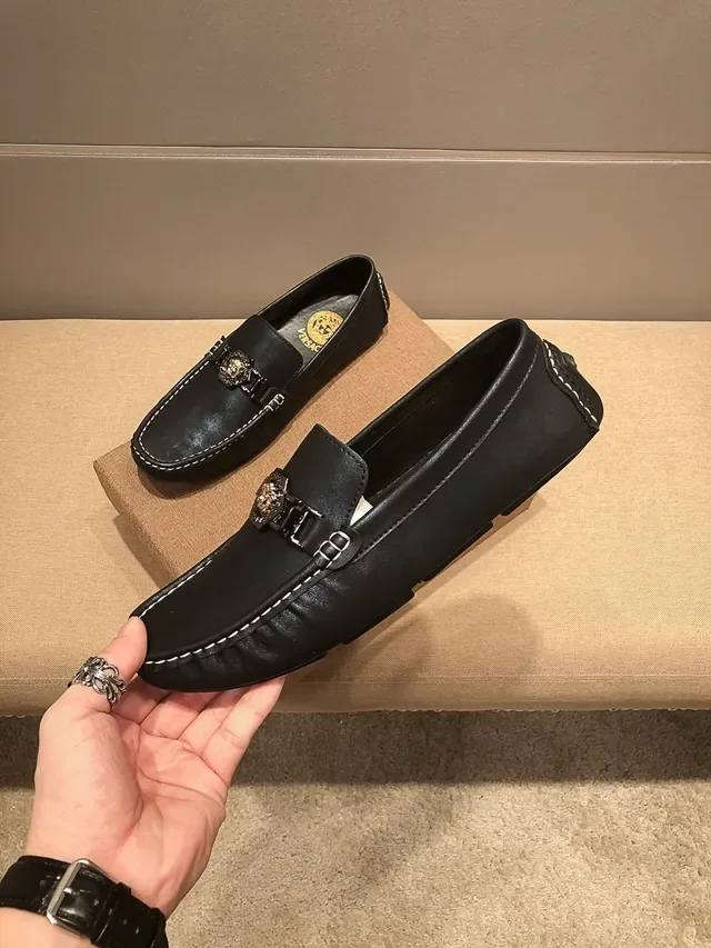 Versace Chain Reaction Mocassins en Cuir Noir avec Boucle Medusa 6