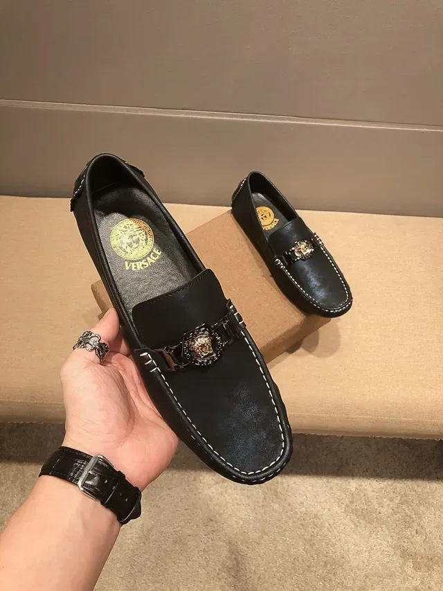Versace Chain Reaction Mocassins en Cuir Noir avec Boucle Medusa 7
