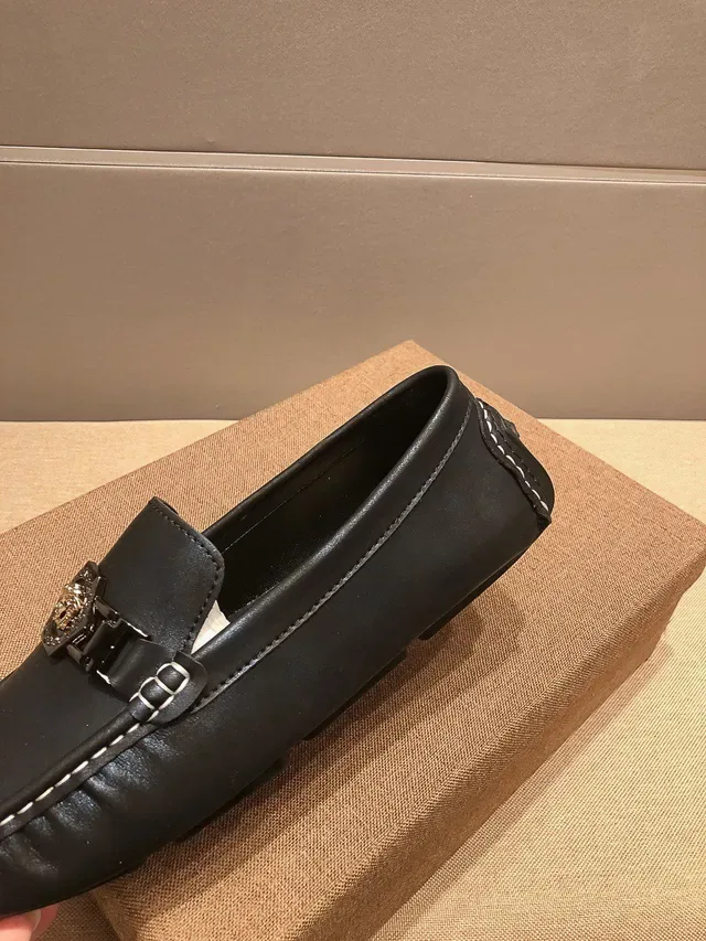 Versace Chain Reaction Mocassins en Cuir Noir avec Boucle Medusa 9