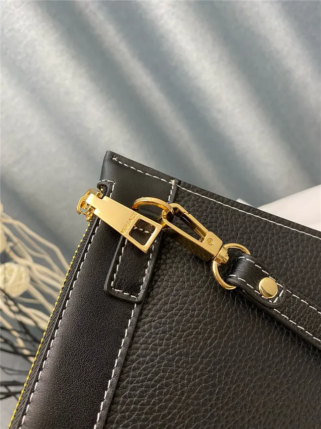Versace Greca Cuero Negro Bolsito Sobre Embossado 4