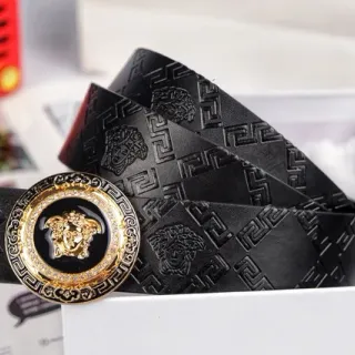 Versace Greca Medusa उभरी हुई चमड़ी की बेल्ट