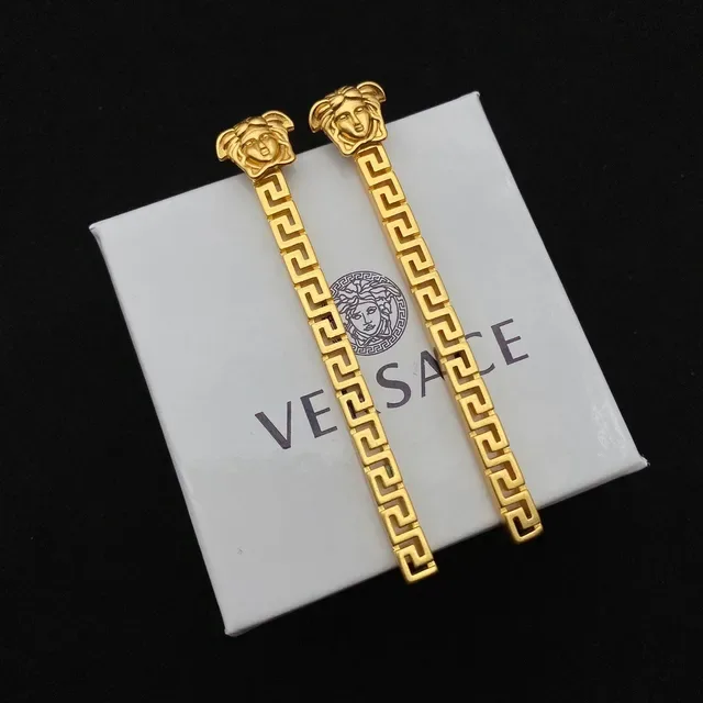 Versace Greca Odissea Boucles d'oreilles Tête de Méduse et Clé Grecque Doré 2