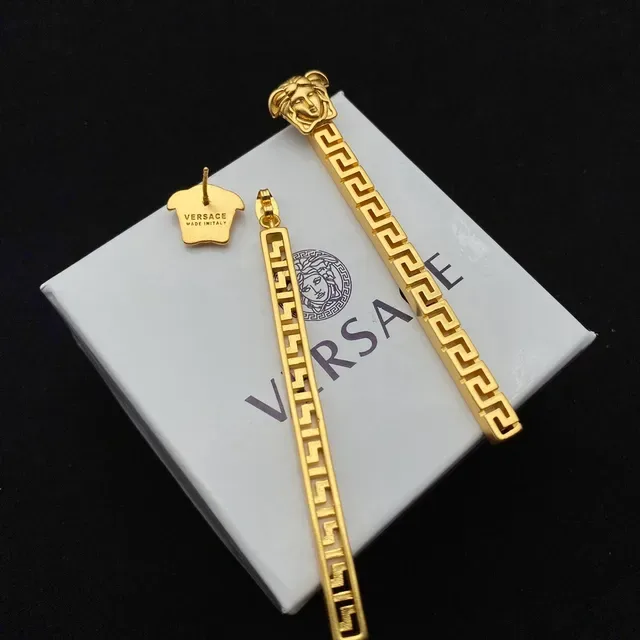 Versace Greca Odissea Boucles d'oreilles Tête de Méduse et Clé Grecque Doré 4