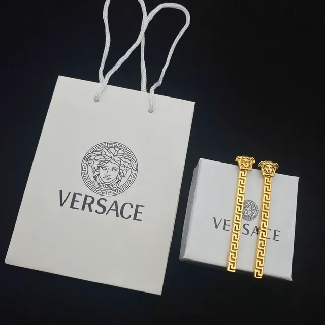 Versace Greca Odissea Boucles d'oreilles Tête de Méduse et Clé Grecque Doré 6
