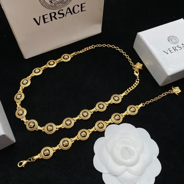 Versace Greca Odissea Medusa Medallion Bracelet doré noir émail 2